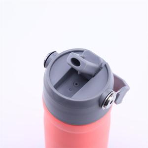 Bouteille d'eau isotherme portable en acier inoxydable à double paroi sous vide, forme de <span class=keywords><strong>gourde</strong></span>, pour le sport, avec poignée et couvercle à paille, garde les boissons chaudes et froides - Product Image 4