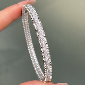 Bracelet en or massif 18 carats sur mesure de la marque SGARIT, bijoux tendance, vente chaude, bracelet pour femme, serti de diamants, pour mariage, fiançailles, fête. - Product Image 1
