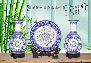 Ensemble de trois pièces de vase en porcelaine bleu et blanc évidé chinois Vase en céramique pour la décoration d'entrée de salon à la maison - Product Image 6