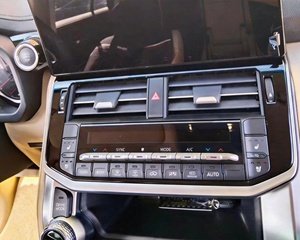 เบาะนั่งรถยนต์โตโยต้าแลนด์ครุยเซอร์ LC300 รุ่นใหม่ พร้อมระบบระบายอากาศและระบบทำความร้อนไฟฟ้า - Product Image 2