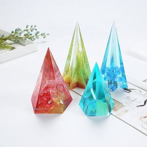 Molde de silicona con forma de <span class=keywords><strong>cono</strong></span> <span class=keywords><strong>Pentagonal</strong></span> Hexagonal epoxi de cristal DIY para luz nocturna de vela - Product Image 5