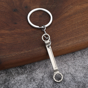 Mini Portachiavi in Metallo con Martello, Cacciavite, Chiave Inglese, Pala, Charm per Tuttofare e Bomboniere - Product Image 4