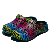 Sabots en EVA tie-dye métalliques tendance pour femmes et hommes, chaussures de jardin antidérapantes, mules légères à enfiler, vente en gros, sabots de plage personnalisés pour l'été