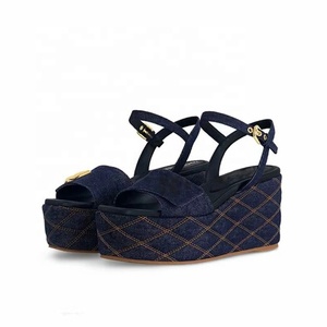 Sandalias de Plataforma Gruesa con Adornos Metálicos para Verano, Zapatos de Tacón Alto para Mujer, Sandalias Modernas de Mezclilla Oscura para Exteriores - Product Image 2