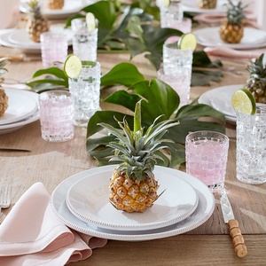 Serviettes de table brodées personnalisables 45x45cm en lin perforé avec ourlet festonné pour hôtel et mariage - Product Image 2