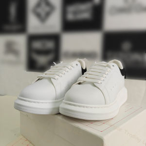 Chaussures de créateur de haute qualité pour hommes et femmes, chaussures décontractées en cuir respirant à semelle épaisse, chaussures de course et de marche de luxe - Product Image 2