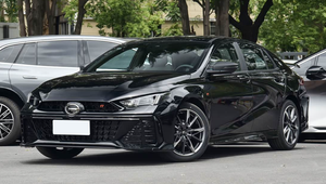 Panther 2025 1.5T 270T DCT Berlina 5 Posti Guida a Sinistra Tetto Apribile Elettrico Aria Condizionata Automatica Luci LED <span class=keywords><strong>Auto</strong></span> Nuova - Product Image 2