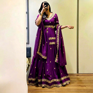 Ensemble Chinon Silk Kediya Choli Lehenga avec travail de paillettes et de fils, dupatta, collection pour le festival Navratri - Product Image 1