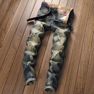Jeans de Hombre al por Mayor, Personalizados, Rotos, Desgastados, con Parches, Estilo Vintage Europeo y Americano - Product Image 1