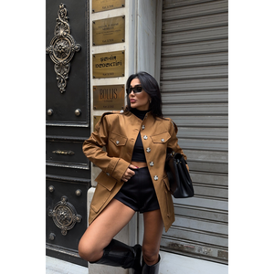 Gabardina de Mujer con Cuello Mao y Bolsillos Grandes, Color Camel - Product Image 1