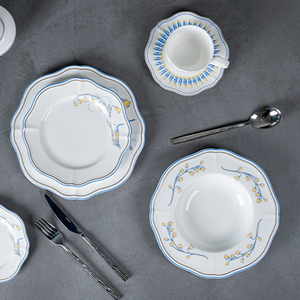<span class=keywords><strong>Assiette</strong></span> élégante à bord festonné en porcelaine fine, bol à soupe avec décor floral, bord bleu et doré, <span class=keywords><strong>assiette</strong></span> creuse pour hôtels, mariages, vente en gros - Product Image 2