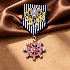 Broche de solapa de aleación de zinc con chapado antiguo, insignia de broche con logotipo personalizado y cinta para chaqueta y uniforme, MOQ bajo disponible - Product Image 2