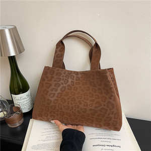 Bolso de hombro de gran capacidad para otoño, nuevo diseño con estampado de leopardo, bolso retro sencillo - Product Image 1