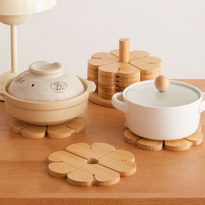 Sous-plat en bois en forme de trèfle à quatre feuilles, résistant à la chaleur, pour casserole, plat, vaisselle, dessous de plat de cuisine - Product Image 1