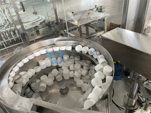 Machine de remplissage automatique compacte pour bouteilles de sirop, de boissons énergisantes, de <span class=keywords><strong>jus</strong></span> de fruits, de remplissage et de bouchage - Product Image 5