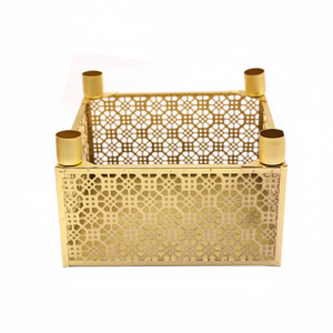 Bougeoir de l'avent en métal au design rectangulaire unique en fer fini doré Décoration d'éclairage de fête de Noël pour la maison Bougie en métal - Product Image 1
