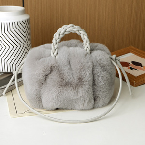 Nouveau <span class=keywords><strong>sac</strong></span> fourre-tout en fausse fourrure unie pour femme, style urbain et simple, en forme de citrouille, avec cordon de serrage, tissé, à porter à l'épaule ou en bandoulière, en peluche, en stock - Product Image 4