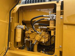 Utilisé pour l'excavatrice sur chenilles Cat315 D2GC modèle 2022, 15 tonnes, faible nombre d'heures de travail, 90% neuf, composants principaux de haute qualité : moteur, boîte de vitesses, pompe - Product Image 6