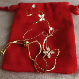 Pulsera de Lujo Moderna y Única con Cadena de Mano y Anillo de Dedo Esclavo Conectado, Bañada en <span class=keywords><strong>Oro</strong></span> de <span class=keywords><strong>14k</strong></span> y con Dije de Mariposa de Zirconia - Product Image 6