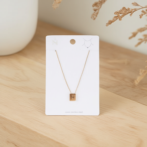 Collar con Colgante de Letra F de la Marca Z, 12x14cm, Acero Inoxidable, Chapado en Oro, Cadena Minimalista, Joyería Fina - Product Image 4