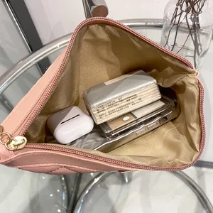 Bolso de Mano <span class=keywords><strong>Acolchado</strong></span> y Bordado para Mujer 2026, Bolso Cruzado Moderno y Portátil con Cierre de Cremallera para Otoño, Venta al Por Mayor de Fábrica - Product Image 2