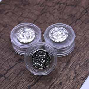 Boîte à chapelet miniature en plastique Santiago 1,8x3,6cm avec pièce métallique, emballage cadeau, boîte à bijoux, ensemble cadeau de tourisme culturel - Product Image 2