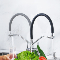 Robinet de cuisine moderne de luxe en laiton massif avec douchette extractible, mitigeur chaud/froid pour projets d'appartements