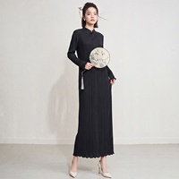 Robe midi plissée Miyake pour femme, coupe ajustée, style chinois, col mandarin, boutons grenouille, poignets à volants, tissée, personnalisable OEM, nouvelle collection