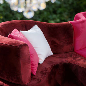 Nuevo Diseño de Moda, Sofá Seccional Modular Curvo Tapizado en Terciopelo de Forma Irregular con Múltiples Asientos para Bodas - Product Image 3