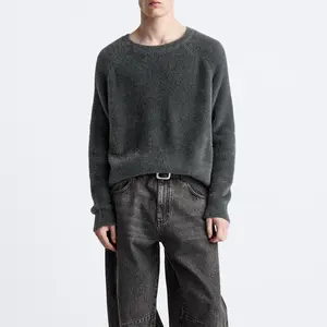 कस्टम लोगो पुरुषों का स्वेटर फॉक्स फर क्रू नेक स्वेटर फजी लंबी आस्तीन बुना हुआ टॉप ढीला बुना हुआ कपड़ा स्वेटर पुरुष