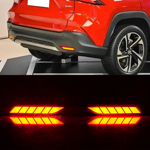 2 Piezas de Luces LED para Automóvil, Reflector de 3 Funciones para <span class=keywords><strong>Toyota</strong></span> <span class=keywords><strong>Yaris</strong></span> Cross 2023 2024, Luz Antiniebla Trasera para Parachoques, Luz de Freno, Señal de Giro Dinámica - Product Image 2