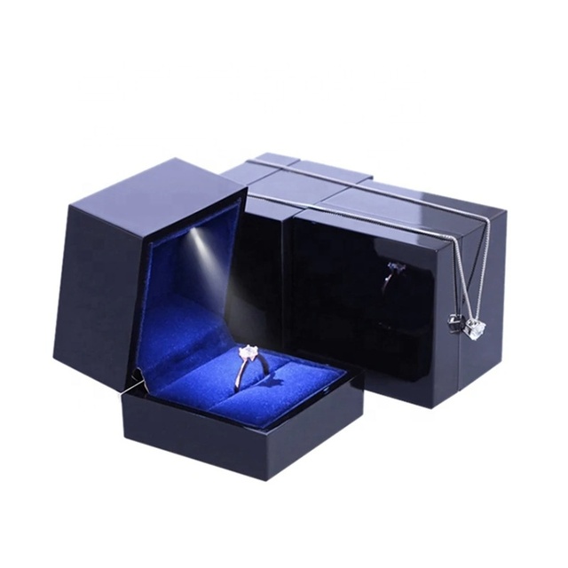 Wholesale Manufacture LED Lighted Rectangle Pendant Ring Box for Wedding Engagement Jewelry Packaging