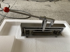Machine d'échantillonnage par pression latérale ECT, coupe-échantillons manuel pour le bord des cartons ondulés - Product Image 5