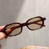 Nouvelles Lunettes de Soleil UV400 Femme 2026 – Monture Fine, Verres Épais, Style Œil de Chat Dégradé – Tendance Actuelle