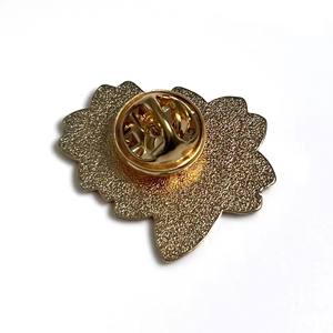 Broche de Metal personalizado, alfileres de esmalte duro, insignias de flores bonitas modernas personalizadas, insignia de solapa con Clip de mariposa para ropa - Product Image 4