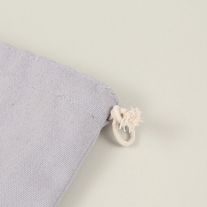 Mini pochette en toile, sac à cordon en coton, broderie personnalisée du logo gris, écologique, réutilisable, pochette à bijoux, sac en coton pour mariage - Product Image 5