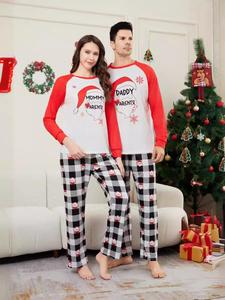 Grote hoeveelheid voorraad bijpassende kerstpyjama's voor het gezin, set met Santa Crew letters print top en geruite broek pyjama set - Product Image 2