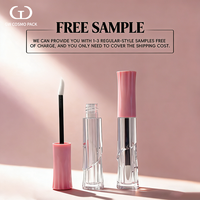 Tube de brillant à lèvres vide avec applicateur, corps torsadé transparent, capuchon à vis rose, emballage cosmétique en plastique ABS, logo personnalisé OEM