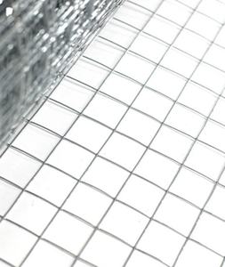 Grillage soudé en fer de haute qualité avec revêtement PVC, forme de maille carrée pour la construction de clôtures - Product Image 1