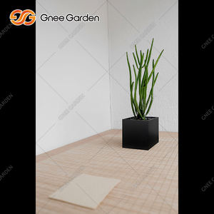 Jardinière contemporaine élégante en acier corten galvanisé de style américain avec motif carré pour la maison et les jardins modernes - Product Image 4