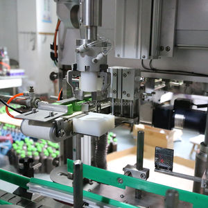 高生産性自動ダブルヘッドライナーモバイルトラッキングボトルキャッピングマシン - Product Image 6