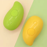Nouveau peigne de pulvérisation pour animaux de compagnie vapeur Anti-volant propre mangue brosse chat et chien peigne de Massage USB charge peigne artefact