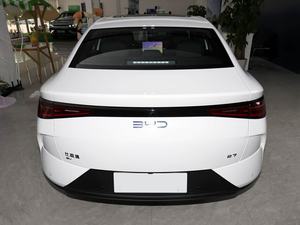 2025 BYD E7, интеллектуальное вождение, седан среднего размера, Электромобиль 520 км, литиевая батарея, рулевое управление новыми автомобилями - Product Image 3