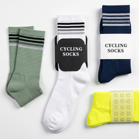 Chaussettes de cyclisme personnalisées avec logo, chaussettes de sport en nylon Coolmax, chaussettes de compression rembourrées unisexes pour la course à pied