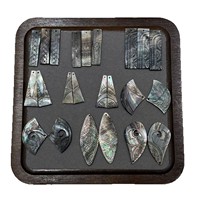 Fabricant d'accessoires de bijoux en coquillages naturels, coquillages nacrés noirs, motifs sculptés de manière complexe, boucles d'oreilles, pendentifs, artisanat DIY