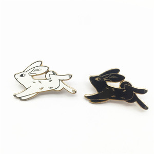 Pin de Solapa Personalizado con Diseño de Alfabeto Masónico, Vegetales, Chica con Palomitas, en Oro, Precio de Fábrica - Product Image 3