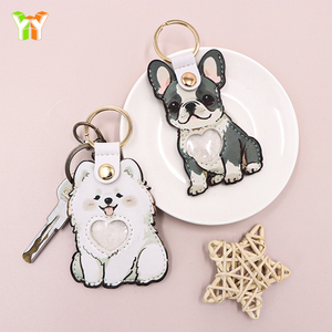 YY <span class=keywords><strong>Porte</strong></span>-clés commémoratif en cuir PU pour poils d'animaux, motif Samoyède mignon et Bulldog adorable, avec fenêtre en forme de cœur, sac de conservation des poils pour animaux de compagnie - Product Image 1