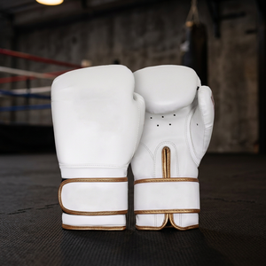 Gants de boxe en cuir professionnels personnalisés, fermeture à lacets, évacuation de l'humidité, haute qualité, logo personnalisé pour le sparring et le kick-boxing - Product Image 3