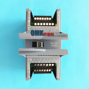 Module d'entrée/sortie numérique Siemens Simatic S7 1200 6ES7223 1PH32 0XB0 DI8 DQ8 Relais - Product Image 3