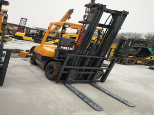 Chariot élévateur TCM 3 étages, chariot élévateur FD 30, 3 étages - Product Image 4